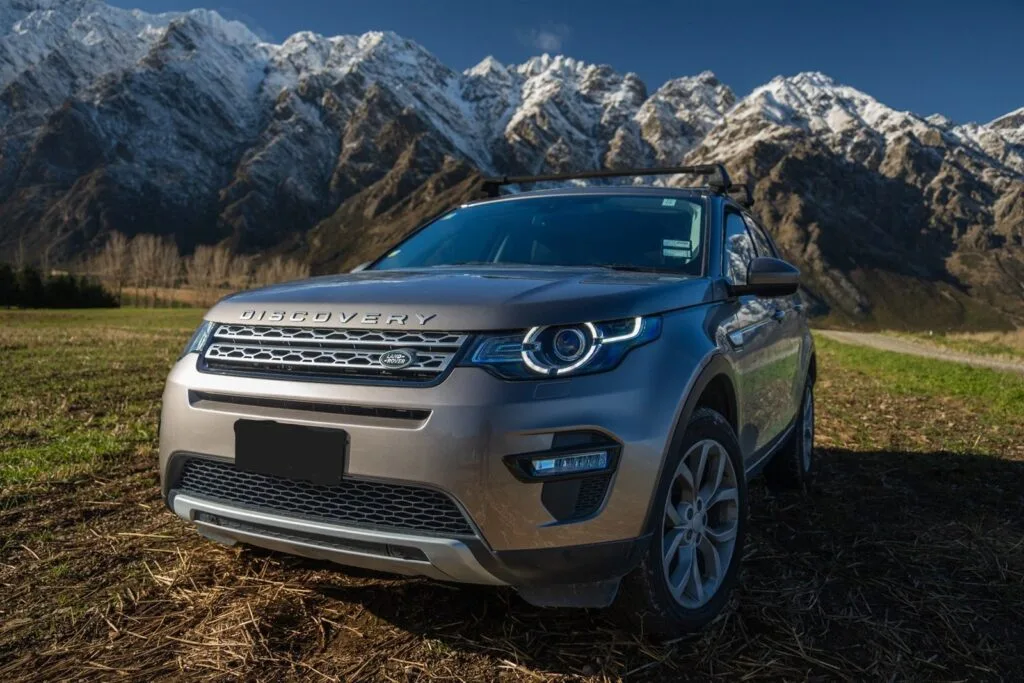 Land Rover Discovery (2017 – 2019) car hire Christchurch