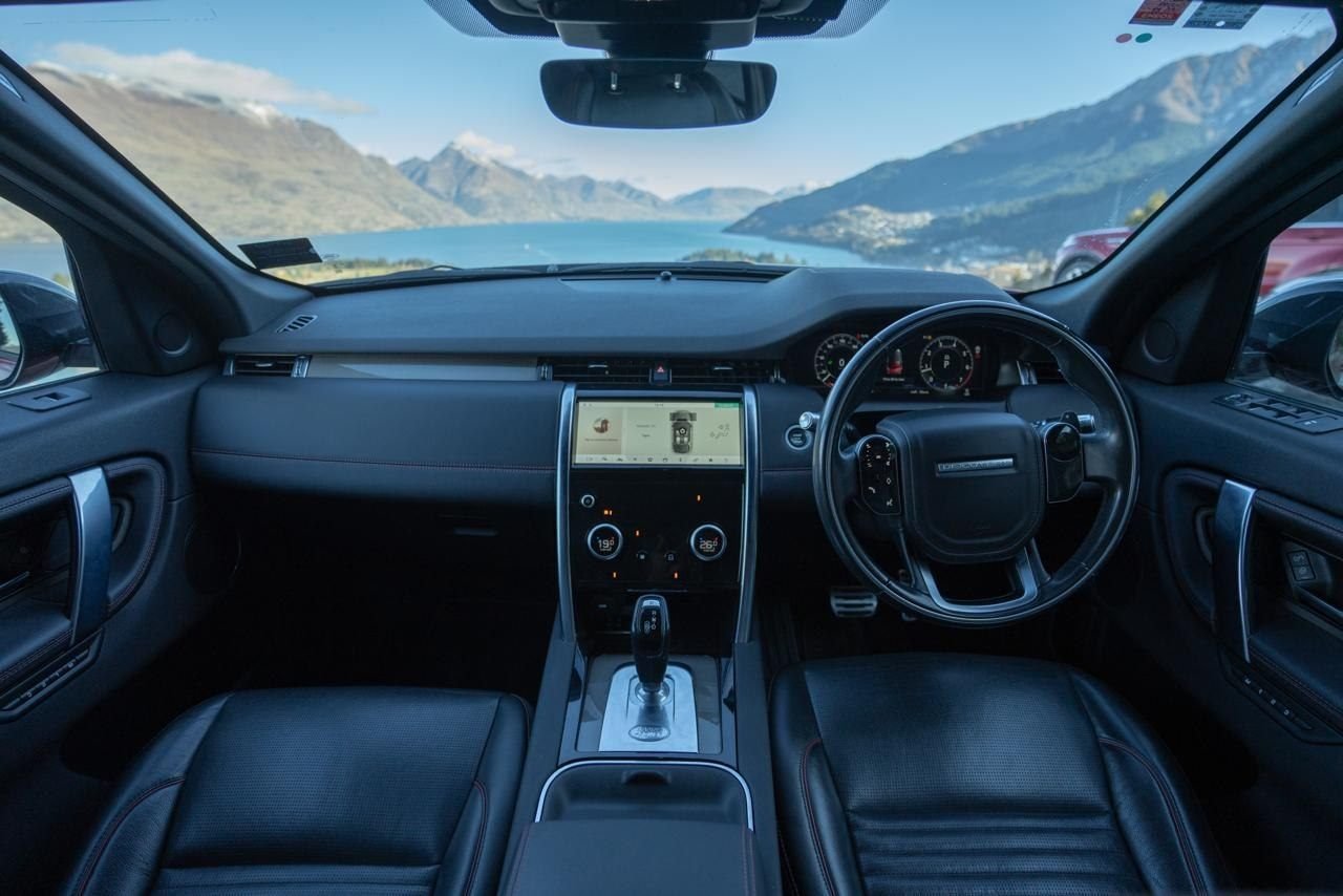 Land Rover Discovery (2020 – 2023) photo 2