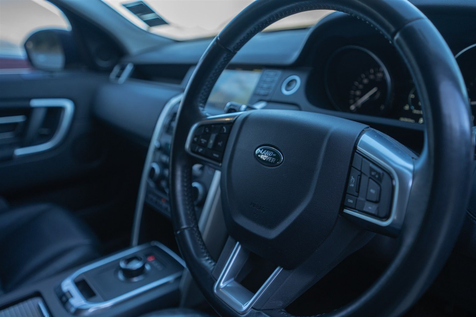 Land Rover Discovery (2017 – 2019) photo 3