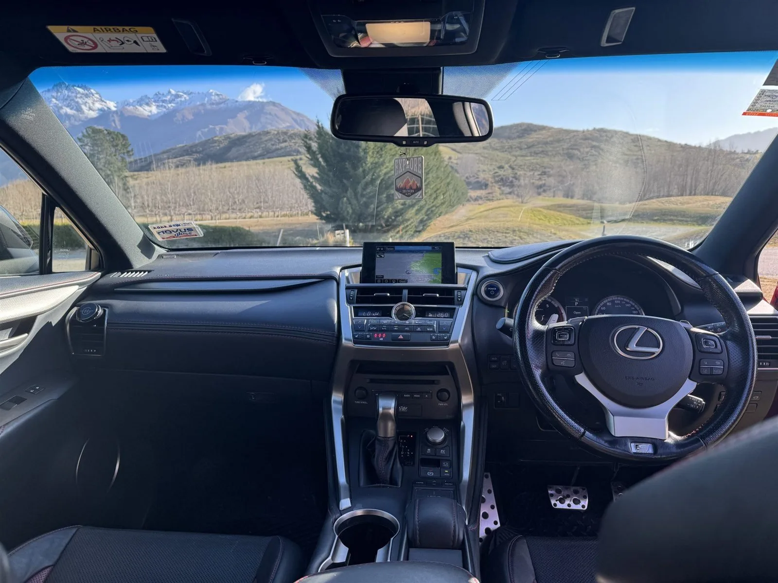 Lexus NX300 Hybrid photo 3