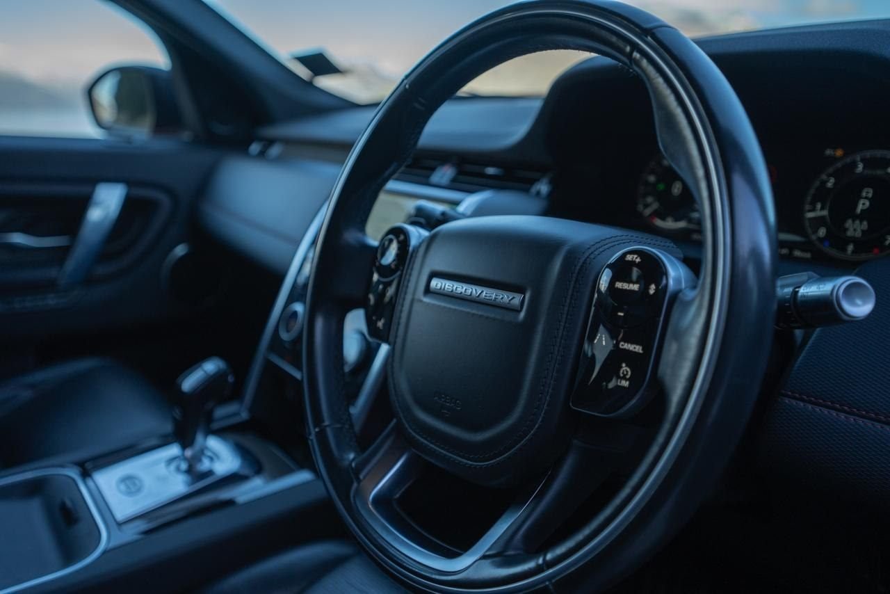 Land Rover Discovery (2020 – 2023) photo 3