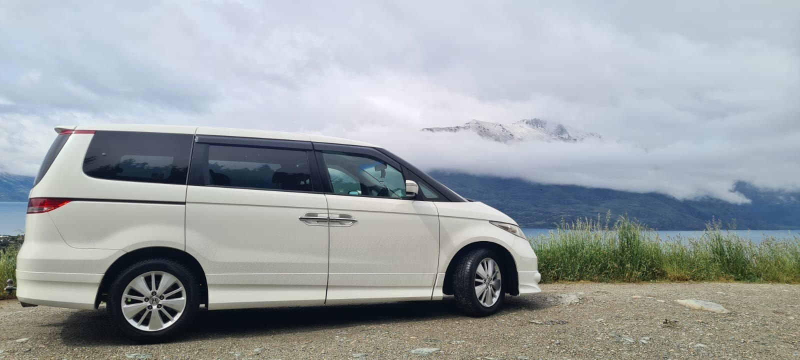 Honda Elysion photo 6