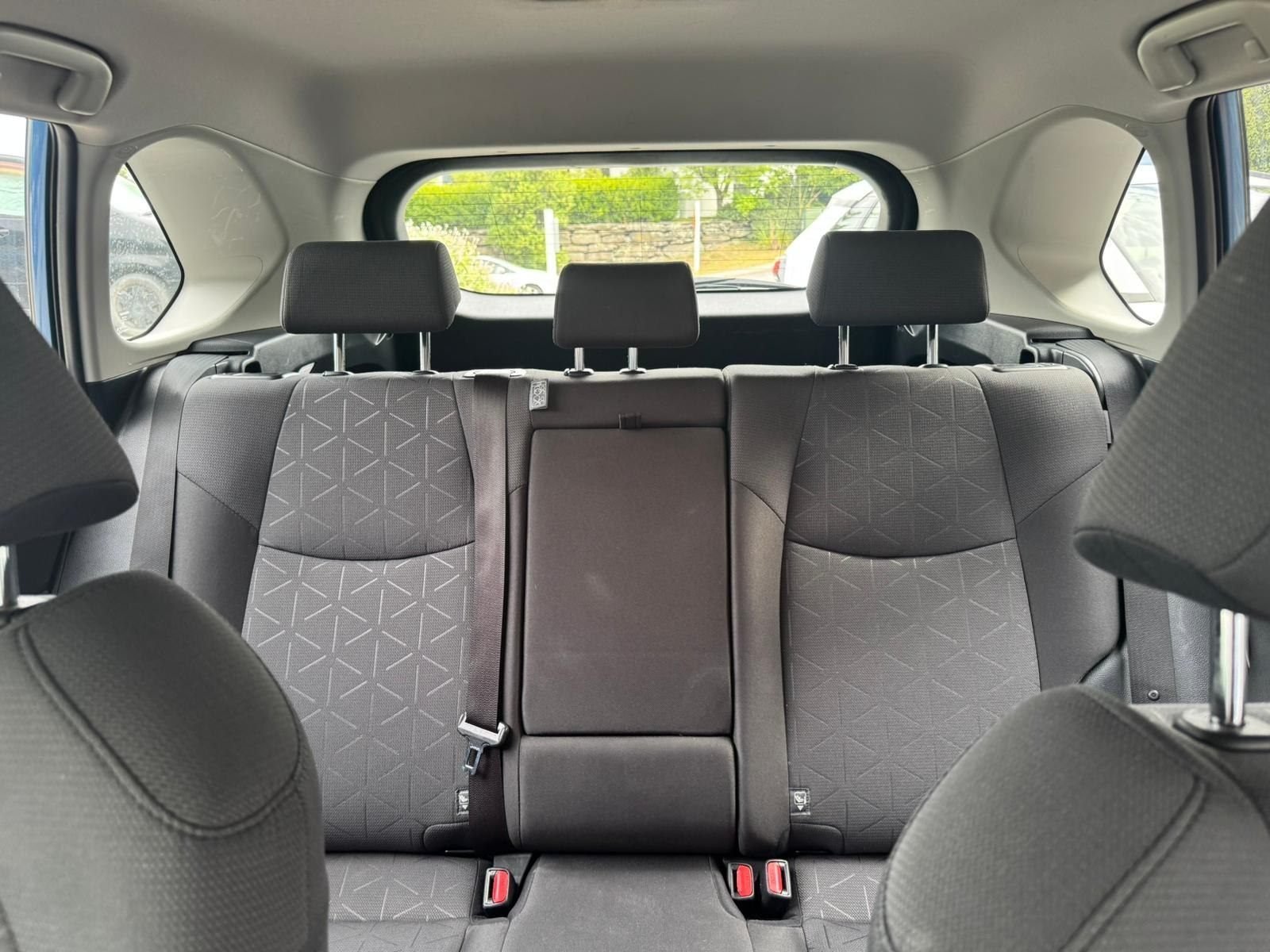 Toyota RAV4 photo 7