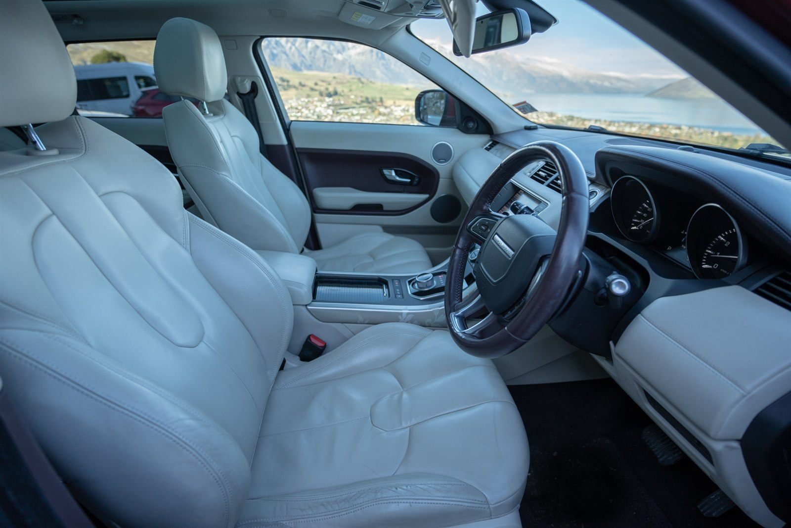 Range Rover Evoque photo 8