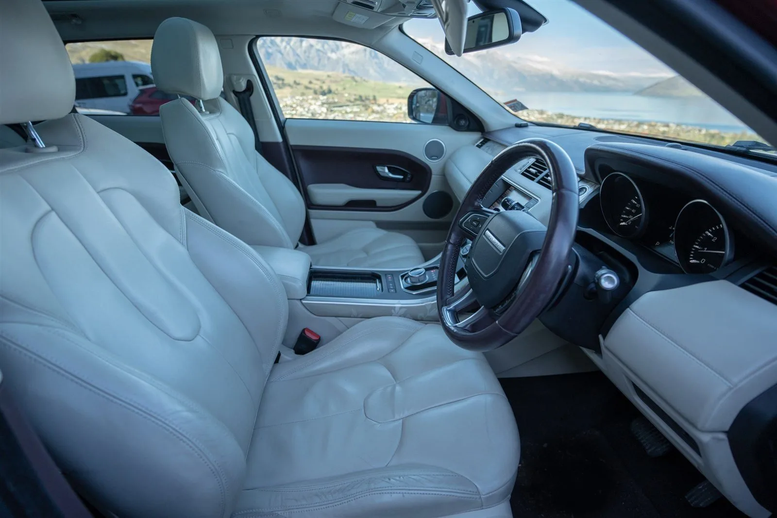 Range Rover Evoque photo 8