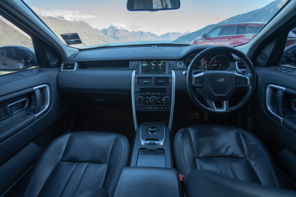 Land Rover Discovery 2017 car hire Christchurch