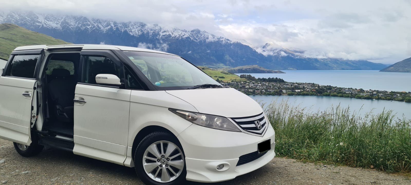 Honda Elysion photo 2