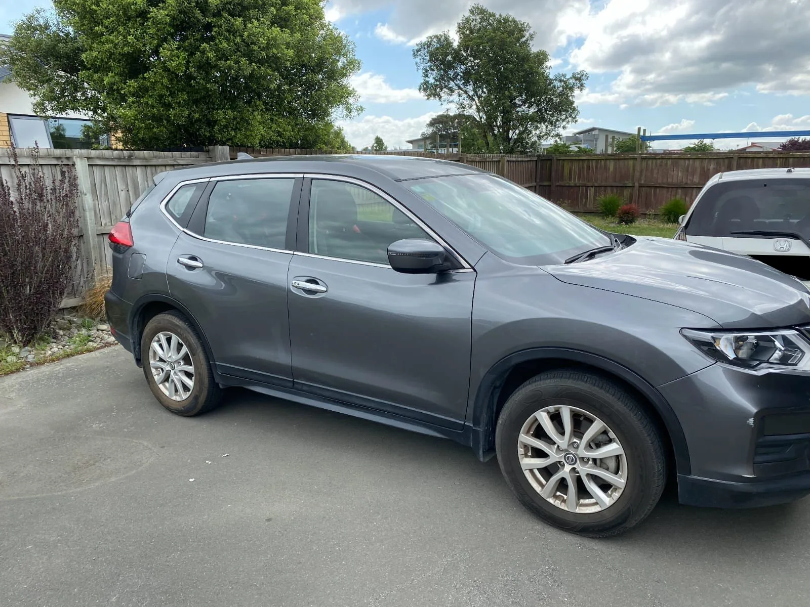 Nissan X-Trail photo 1