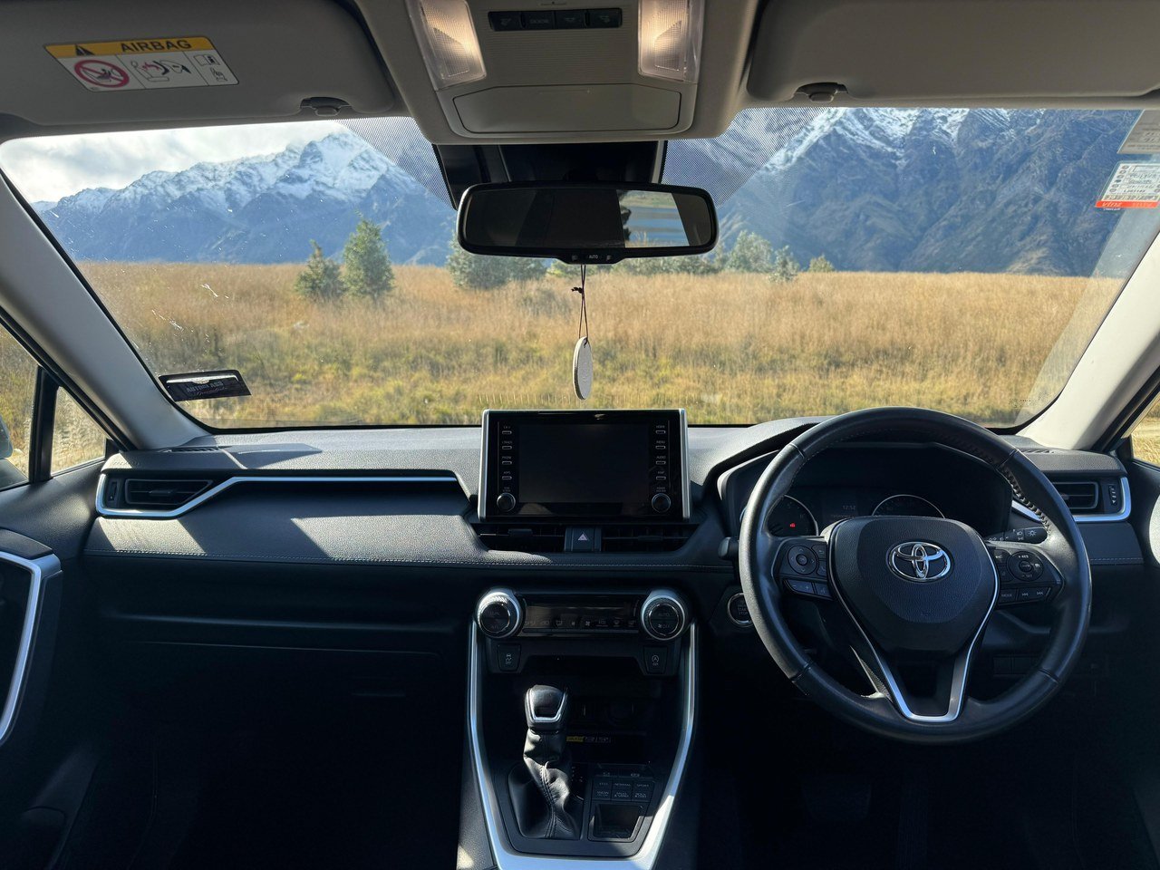 Toyota RAV4 Hybrid photo 3