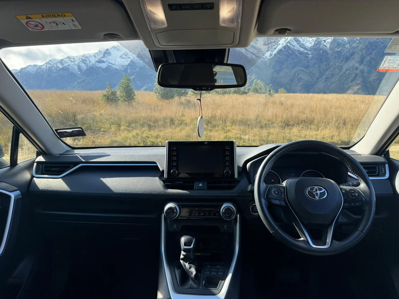 Toyota RAV4 Hybrid photo 3